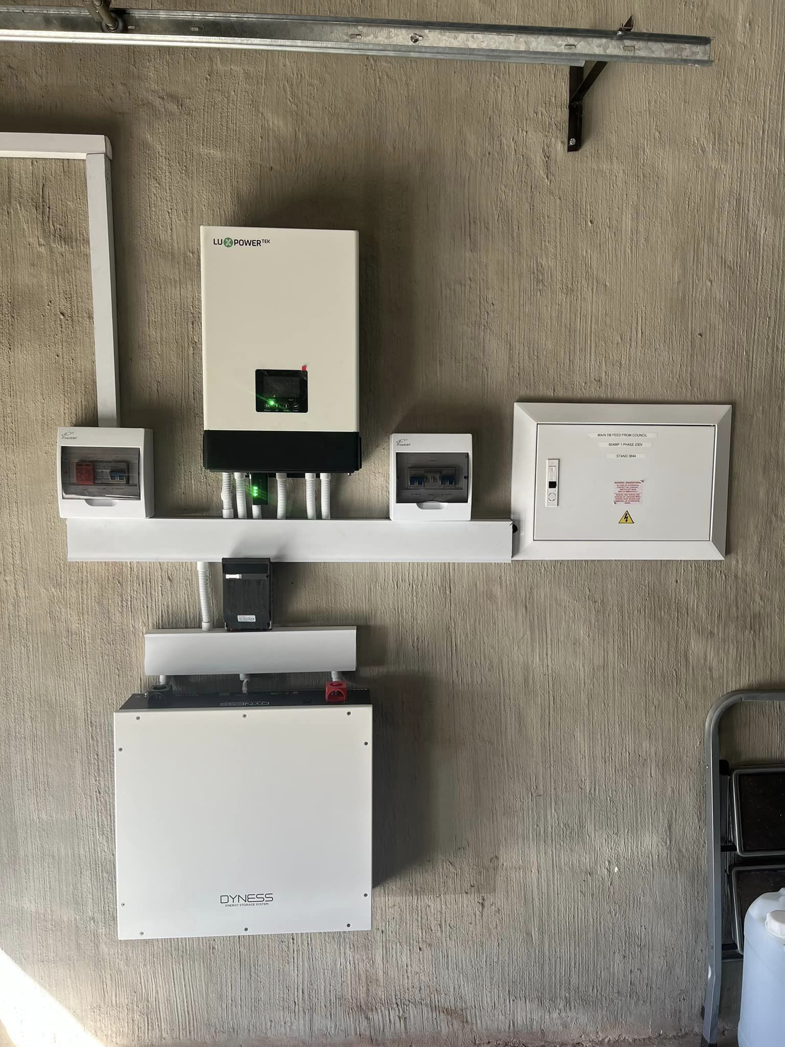 南非1臺BX51100+Luxpower家庭儲能系統(tǒng)